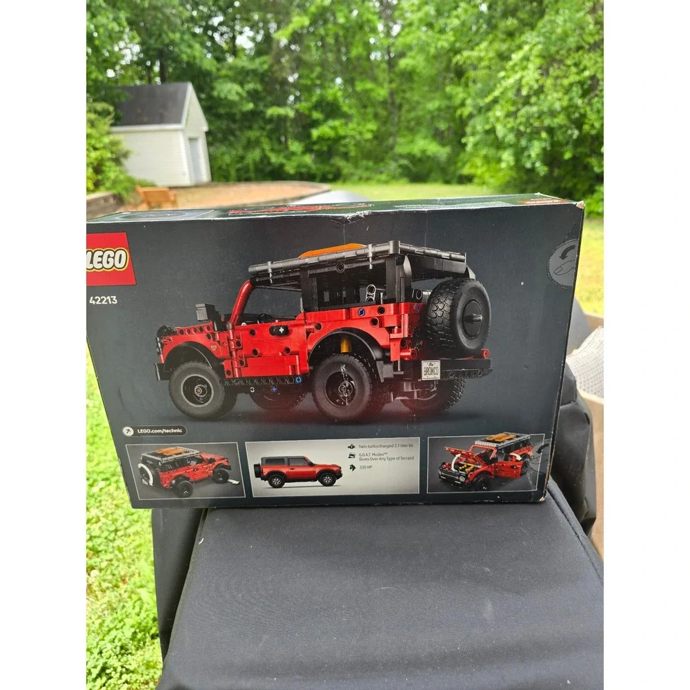 LEGO Technic Ford Bronco SUV 42213 Building Set 943 Pcs New Factory Sealed‎